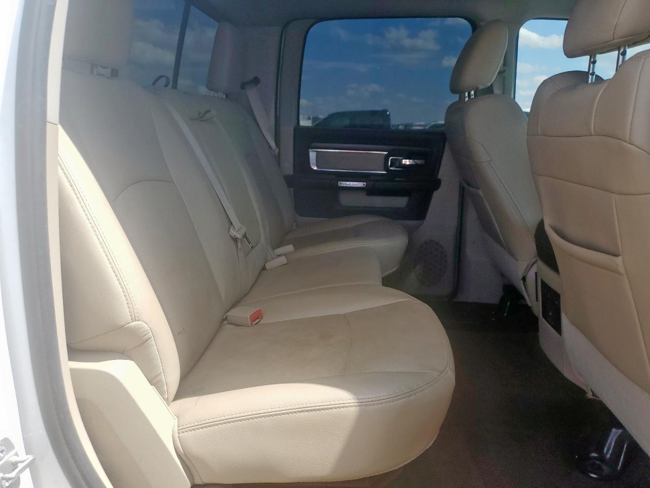 2015 Ram 3500 Laramie VIN: 3C63RPJL4FG541441 Lot: 81258675