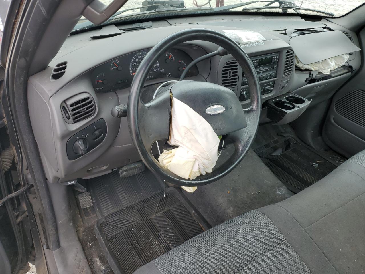 2004 Ford F-150 Heritage Classic VIN: 2FTRF17274CA22322 Lot: 84029905