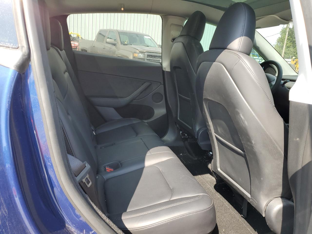 2023 Tesla Model Y VIN: 7SAYGDEE4PF828061 Lot: 71713995