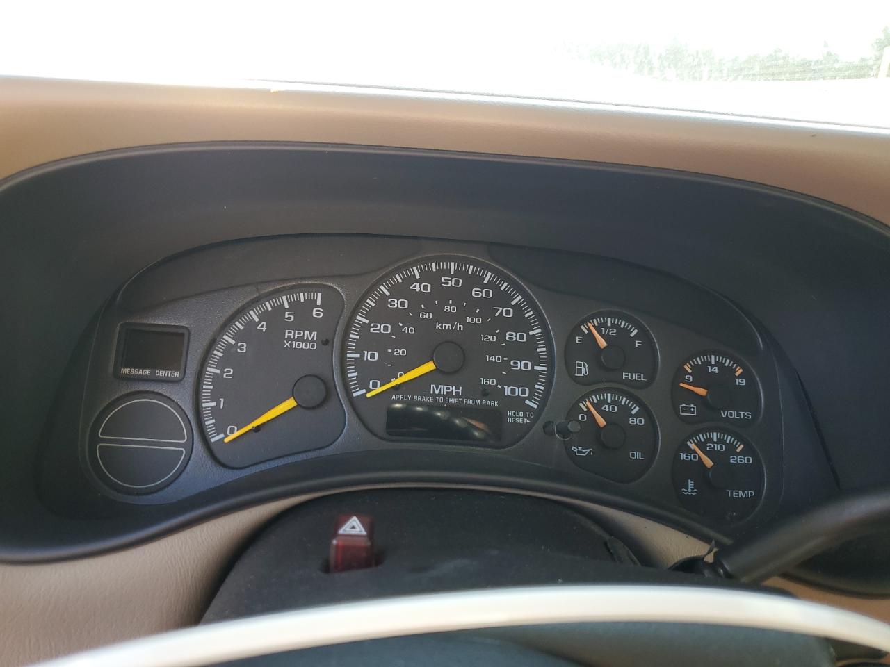 2001 Chevrolet Tahoe C1500 VIN: 1GNEC13TX1R128758 Lot: 84367865