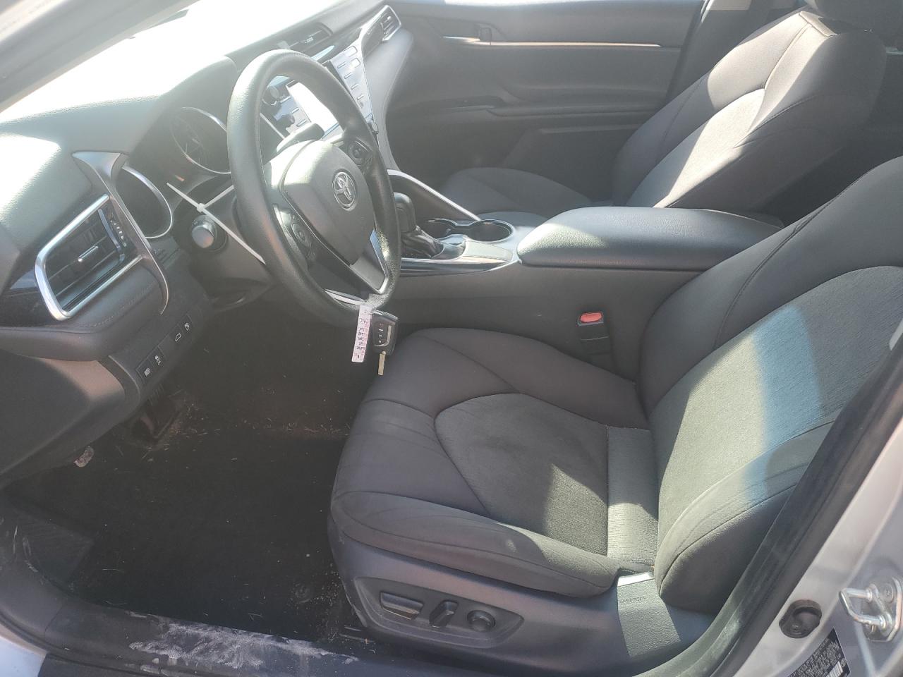 2018 Toyota Camry L VIN: 4T1B11HK7JU513916 Lot: 81930235