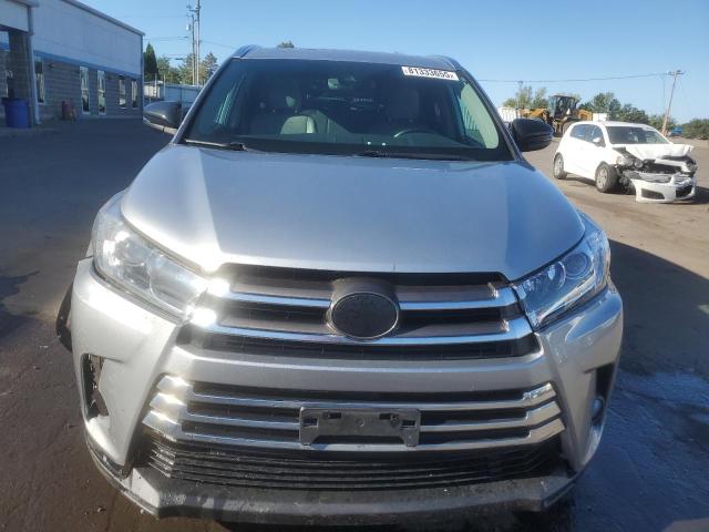  TOYOTA HIGHLANDER 2018 Серебристый
