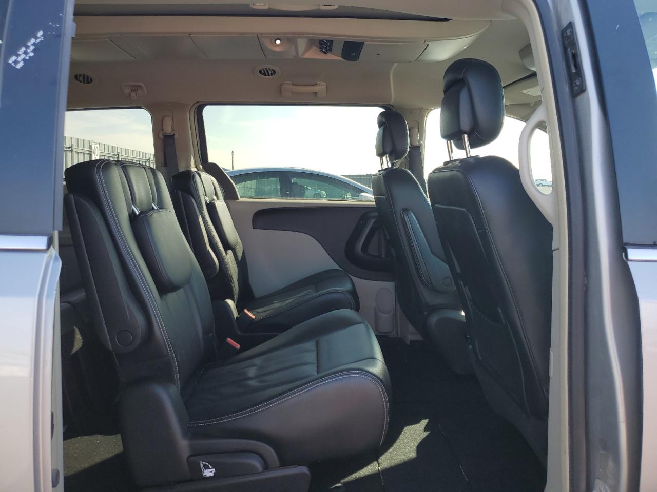 2017 Dodge Grand Caravan Crew VIN: 2C4RDGDG0HR728074 Lot: 82153855