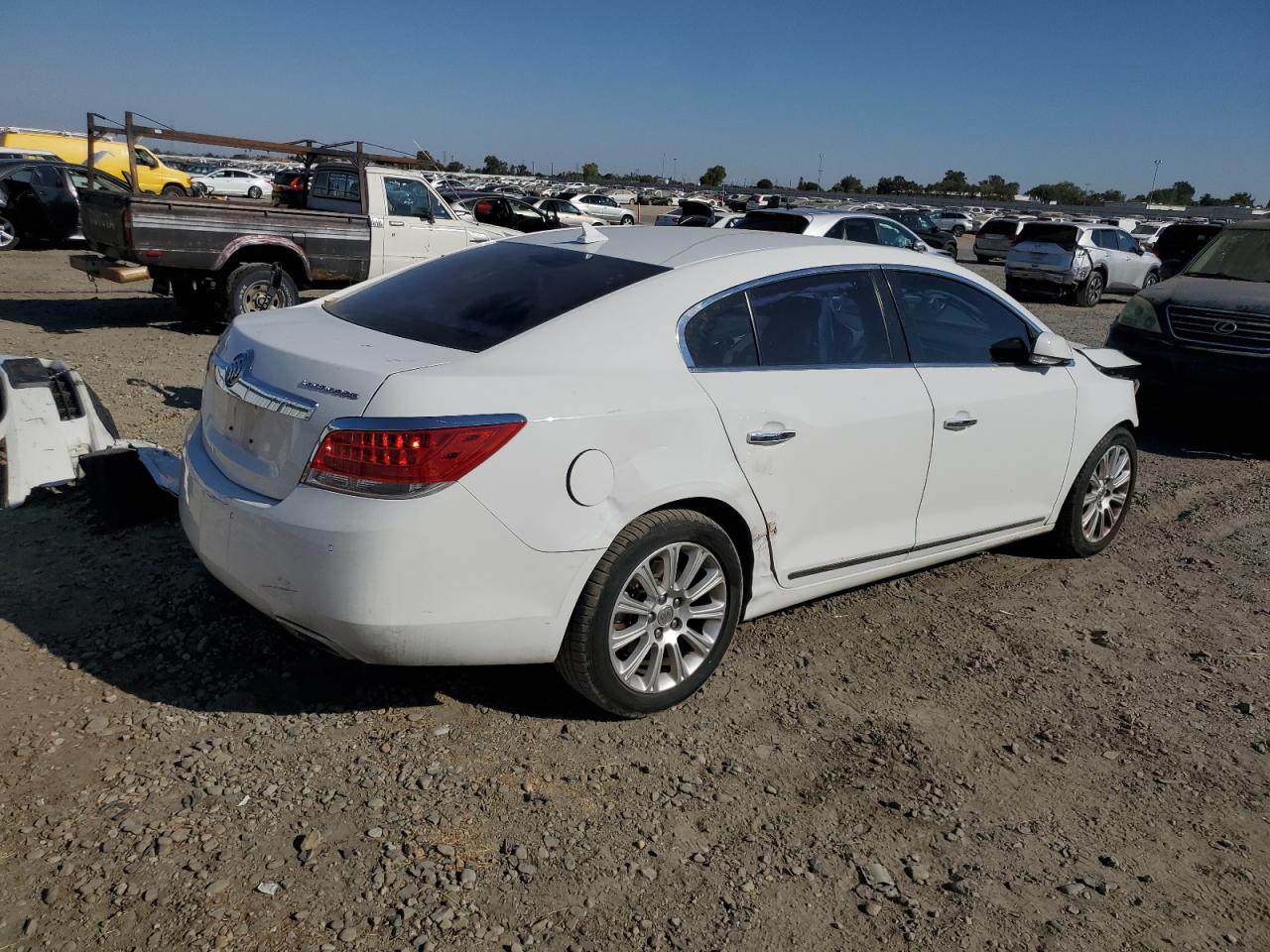 2013 Buick Lacrosse white null gasoline 1G4GC5E37DF224516 photo #4