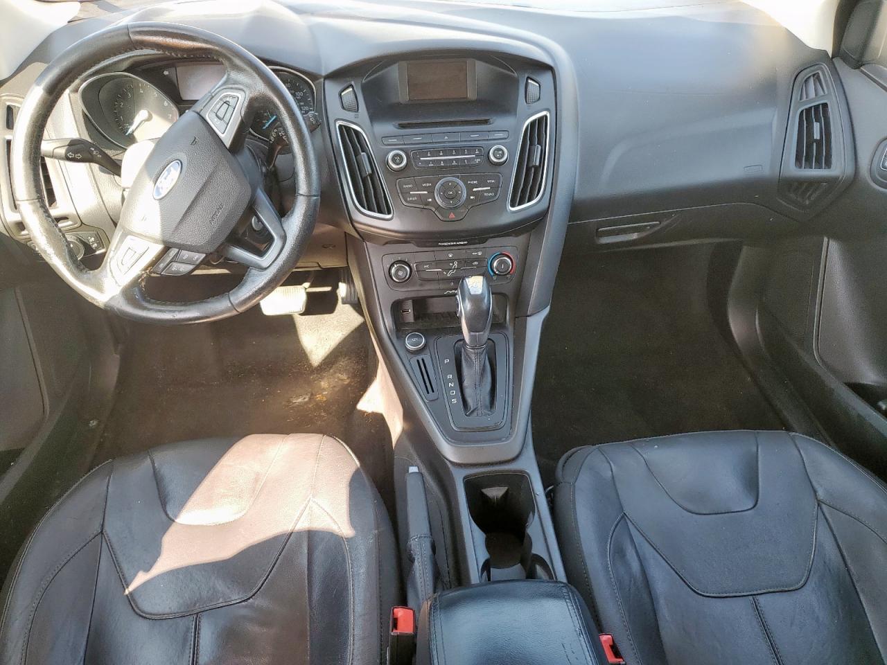 2015 Ford Focus Se VIN: 1FADP3K2XFL319318 Lot: 81798925