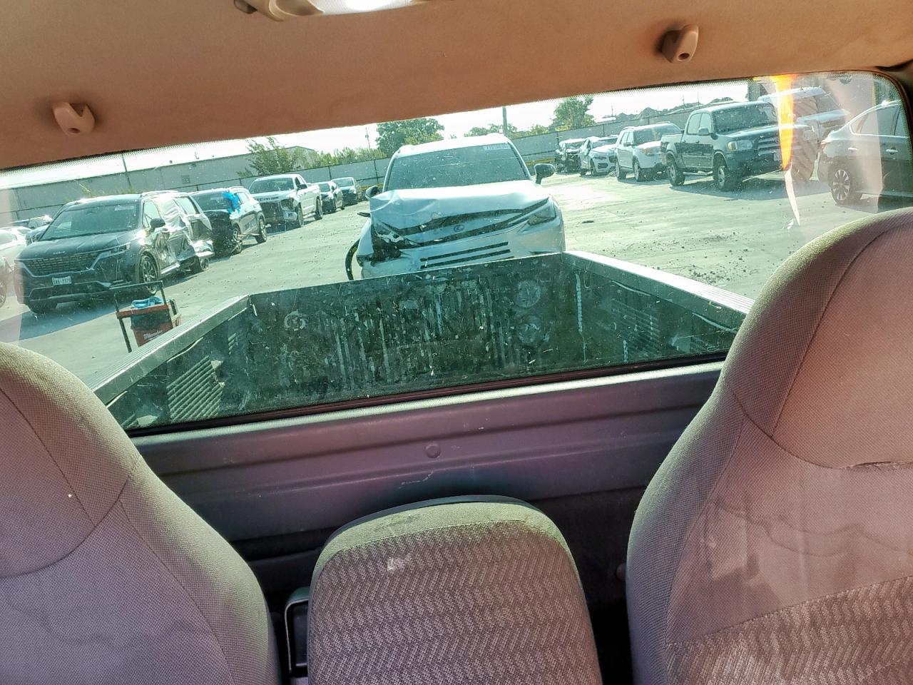 2000 Ford F150 VIN: 1FTZF0724YKB00812 Lot: 71547875