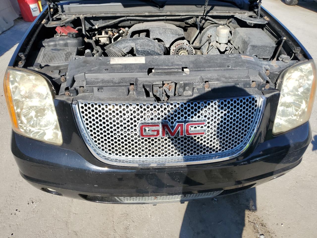 2011 GMC Yukon Xl Denali VIN: 1GKS2MEF3BR349759 Lot: 82085635