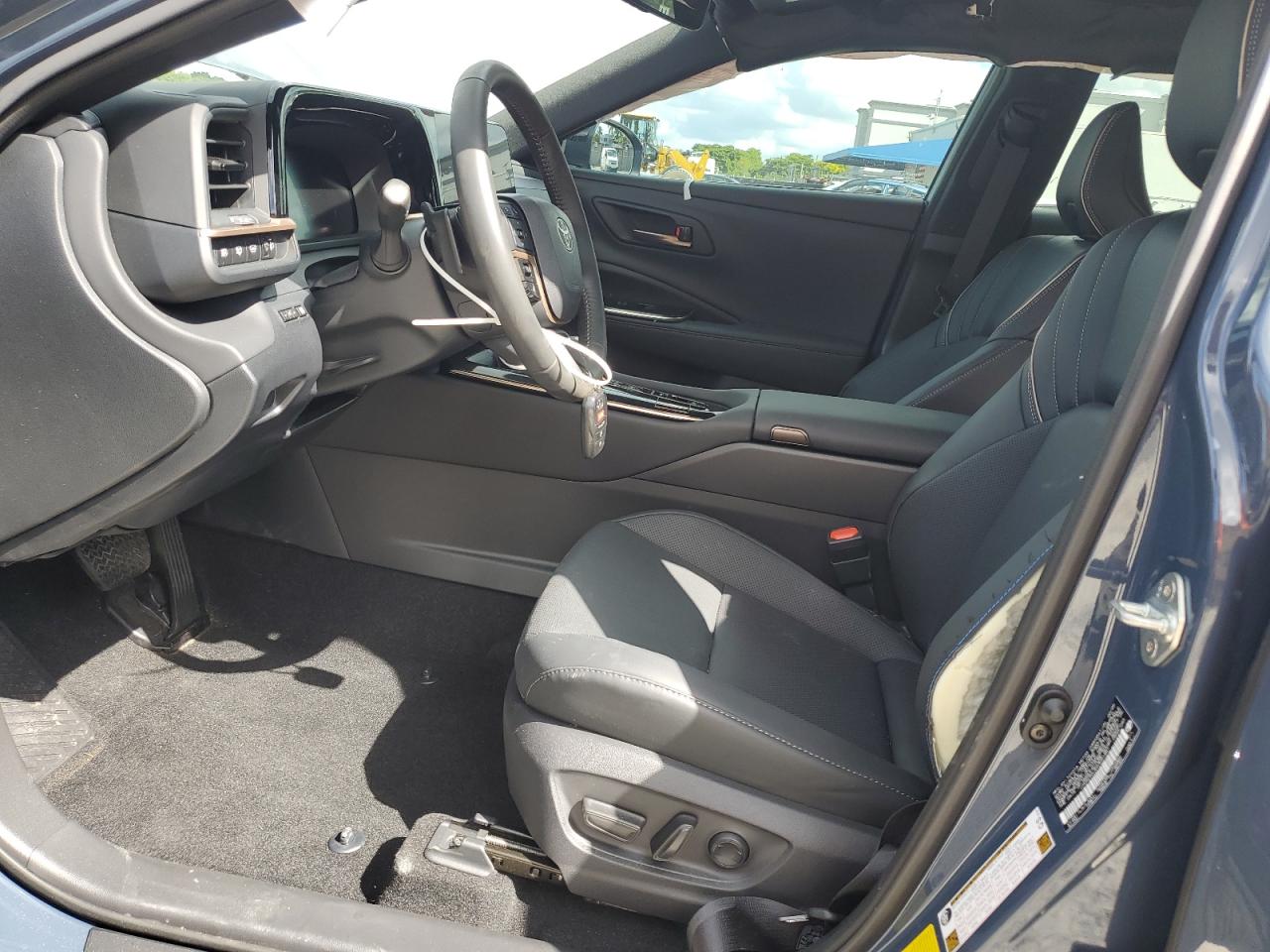 2025 Toyota Crown Signia Xle VIN: JTDACAAJ6S3021851 Lot: 80861295