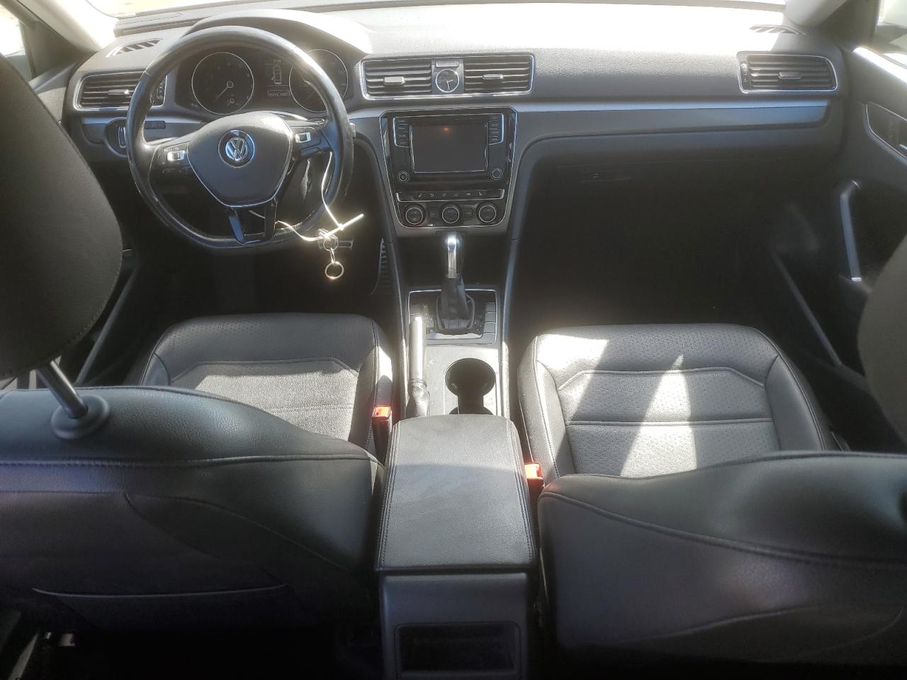 2017 Volkswagen Passat R-Line VIN: 1VWDT7A35HC068182 Lot: 80501195