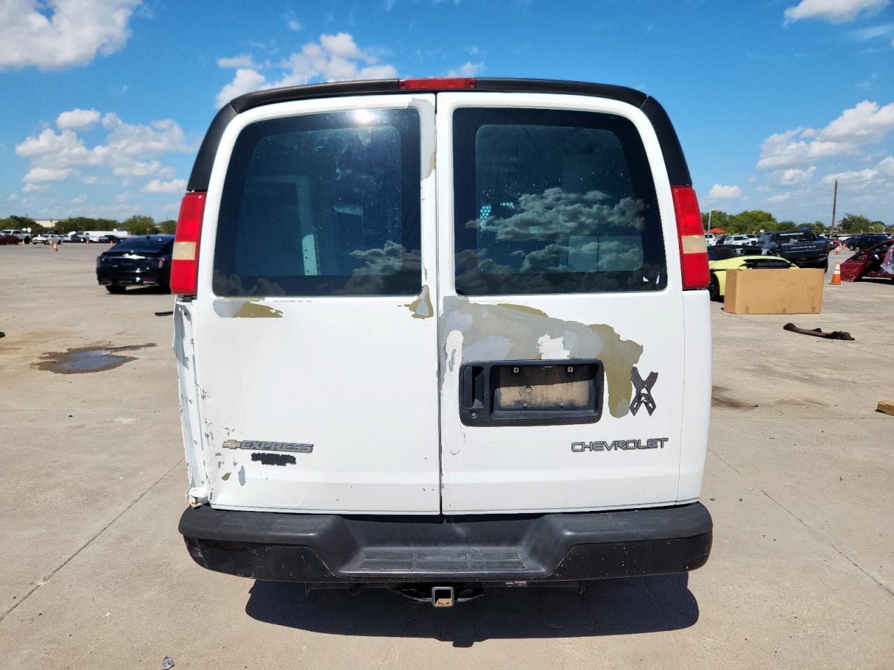 2003 Chevrolet Express G3500 VIN: 1GCHG39U331121898 Lot: 81123405