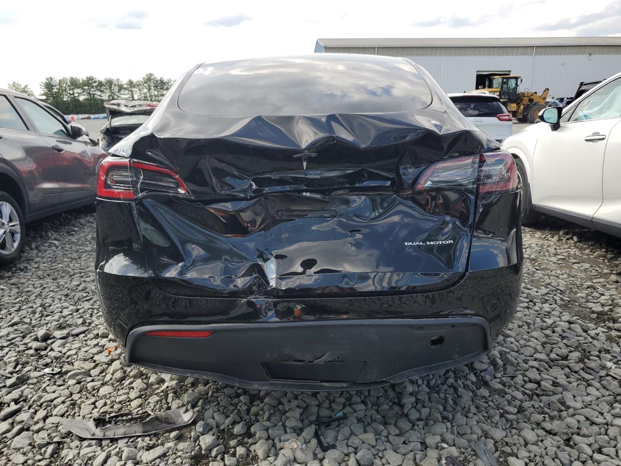 2023 Tesla Model Y VIN: 7SAYGDEE0PF850025 Lot: 71842955