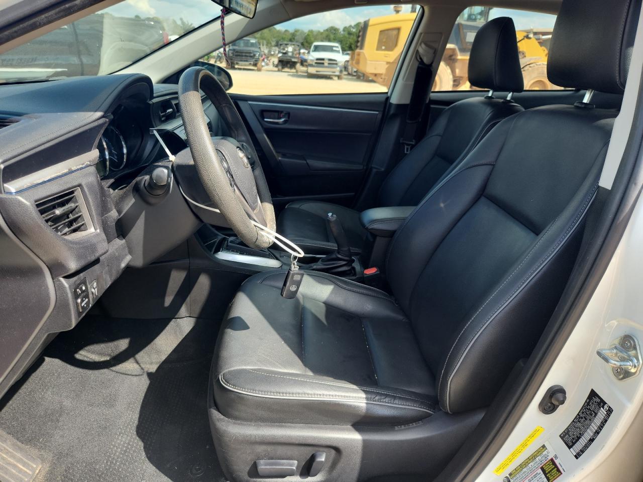 2014 Toyota Corolla L VIN: 5YFBURHEXEP038950 Lot: 84400325