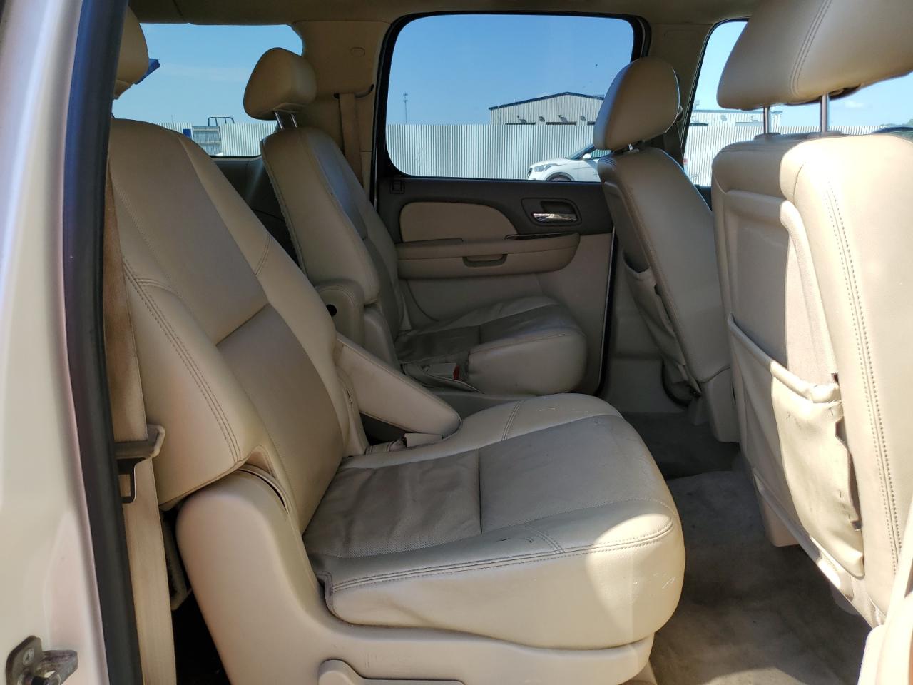 2010 GMC Yukon Xl K1500 Slt VIN: 1GKUKKE22AR124290 Lot: 81401975