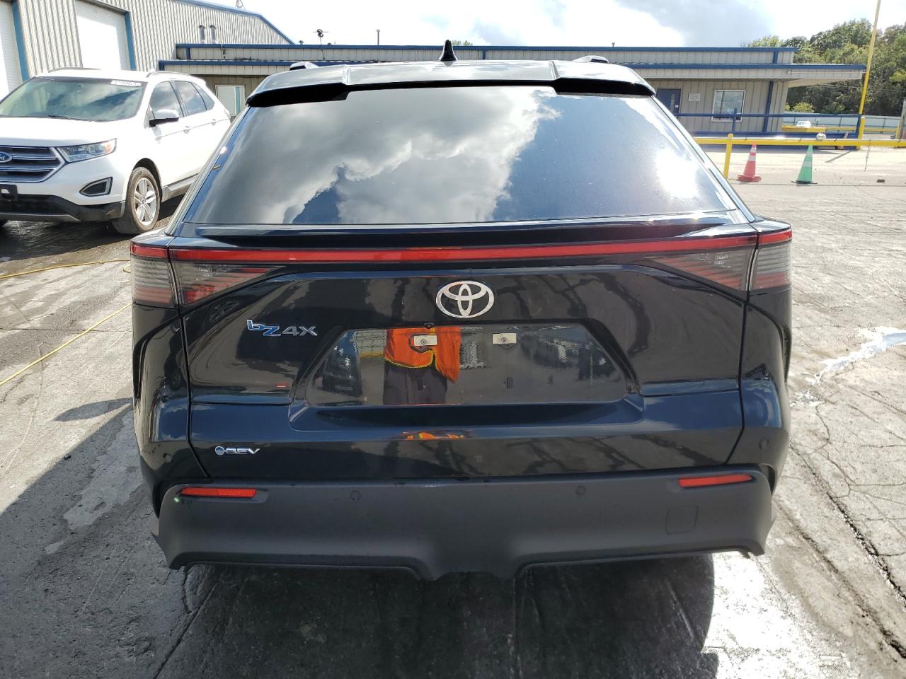 2024 Toyota Bz4X Xle VIN: JTMAAAAA7RA047077 Lot: 84270505