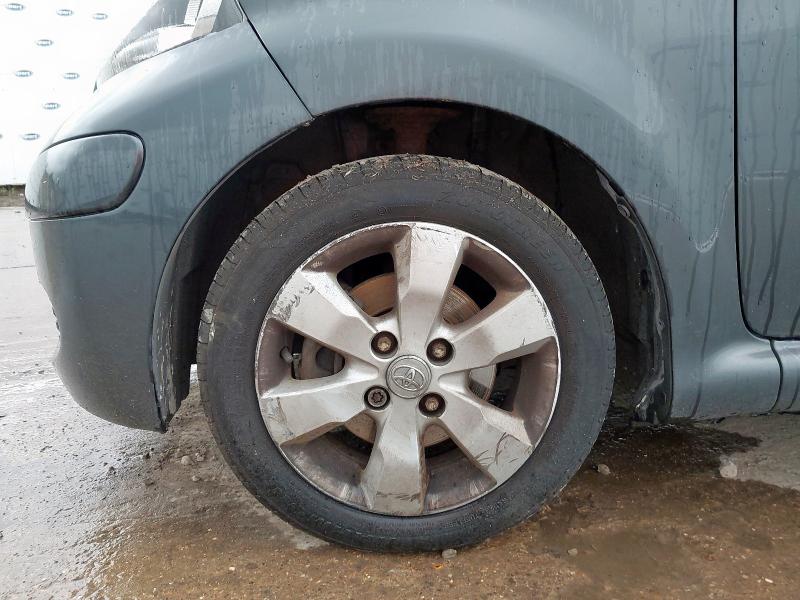 2011 TOYOTA AYGO