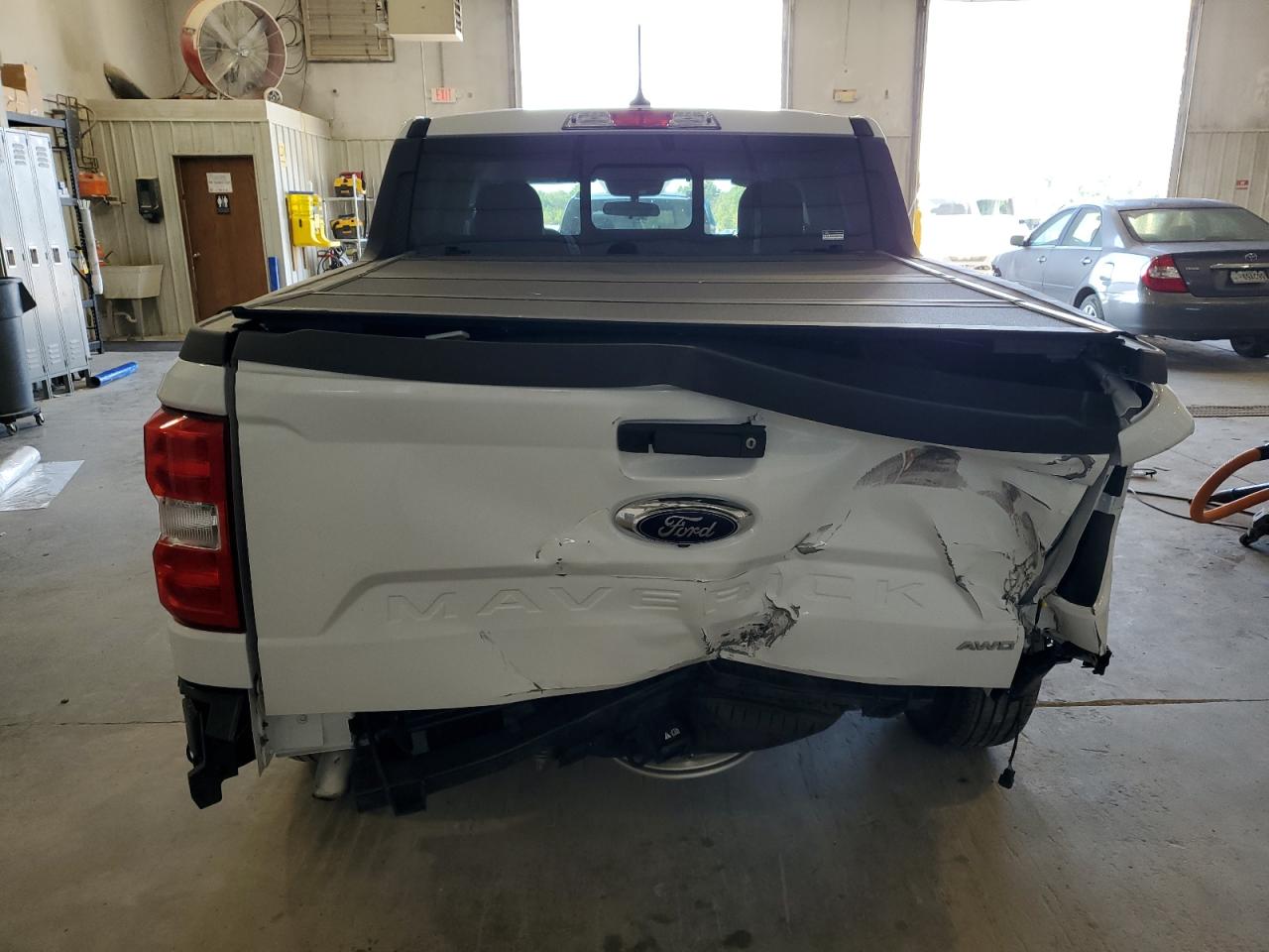2024 Ford Maverick Lariat VIN: 3FTTW8S99RRB82865 Lot: 81316405