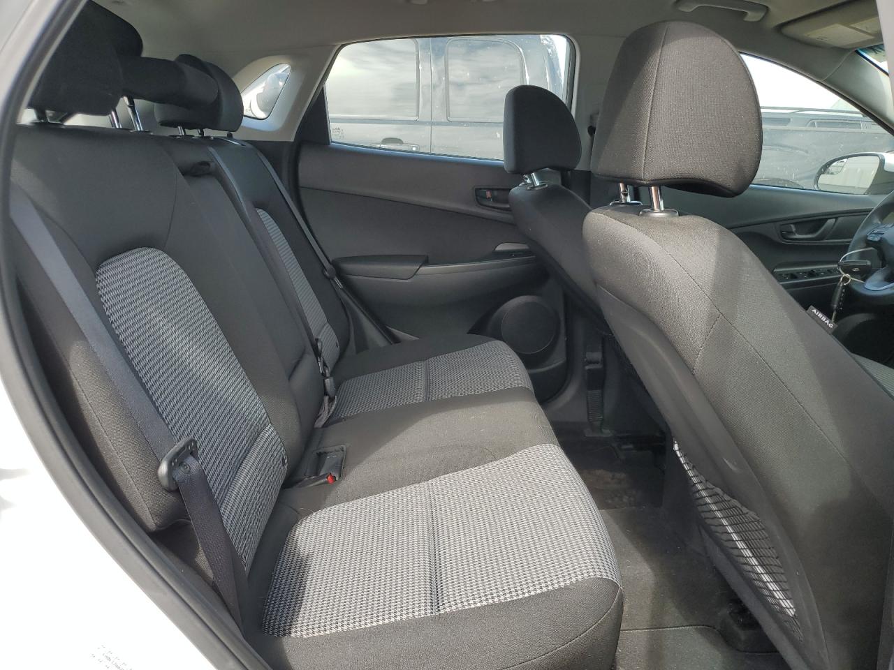 2019 Hyundai Kona Se VIN: KM8K12AA2KU381883 Lot: 82106055