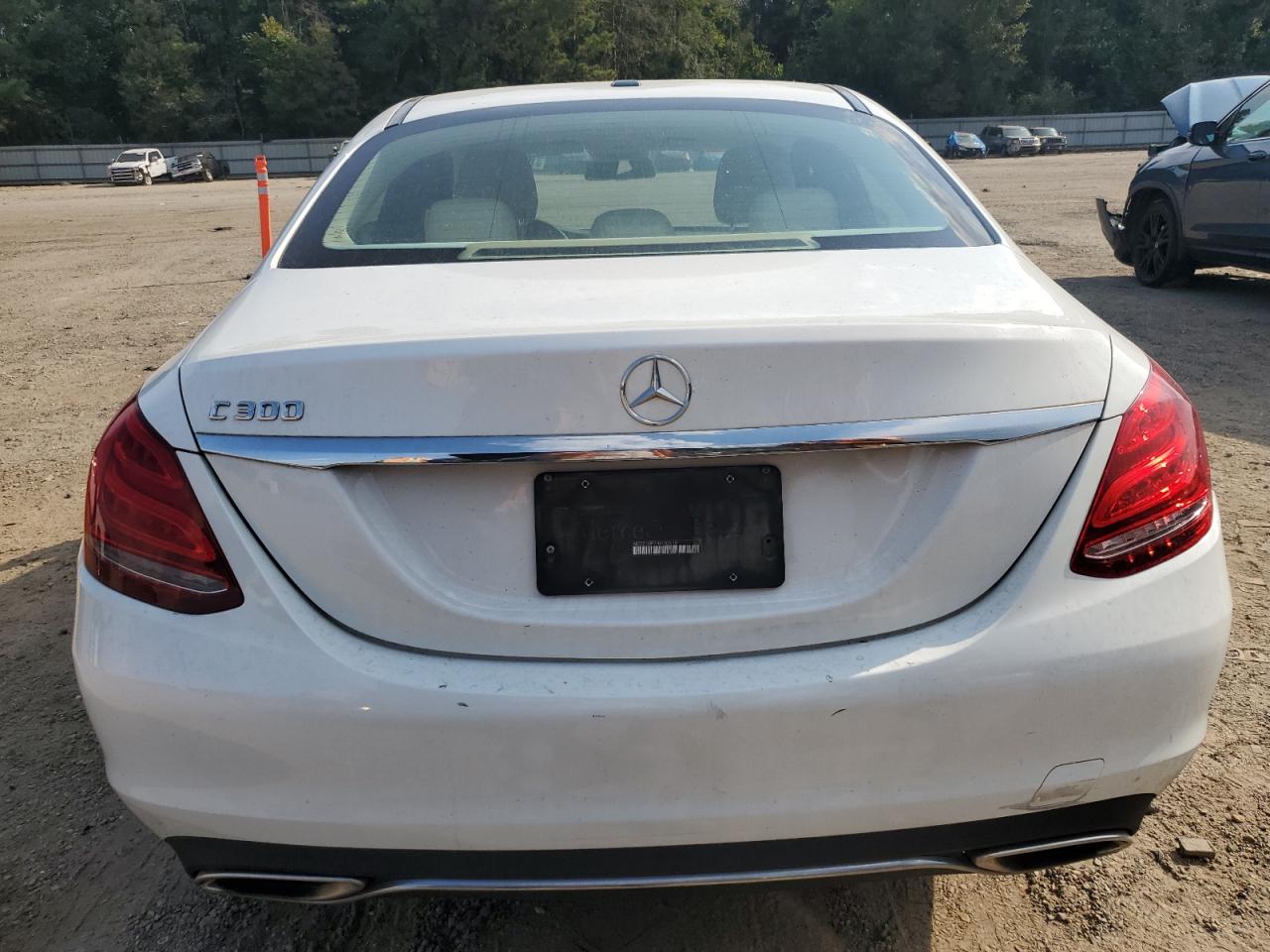 2016 Mercedes-Benz C 300 VIN: 55SWF4JB7GU128018 Lot: 80902225