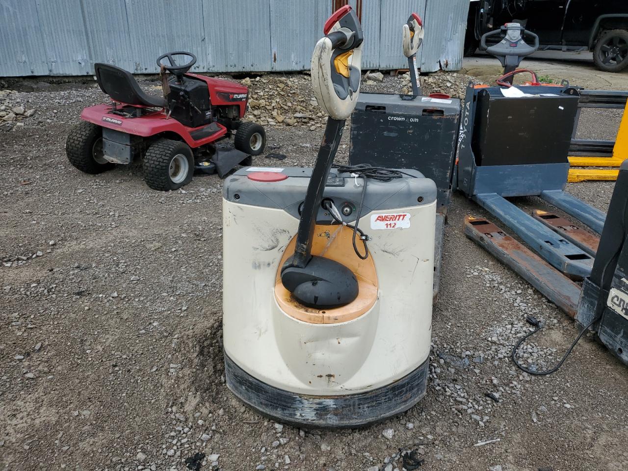 2020 Crown Electric Pallet Jack - Pallet Jack VIN: 10101091 Lot: 82156365