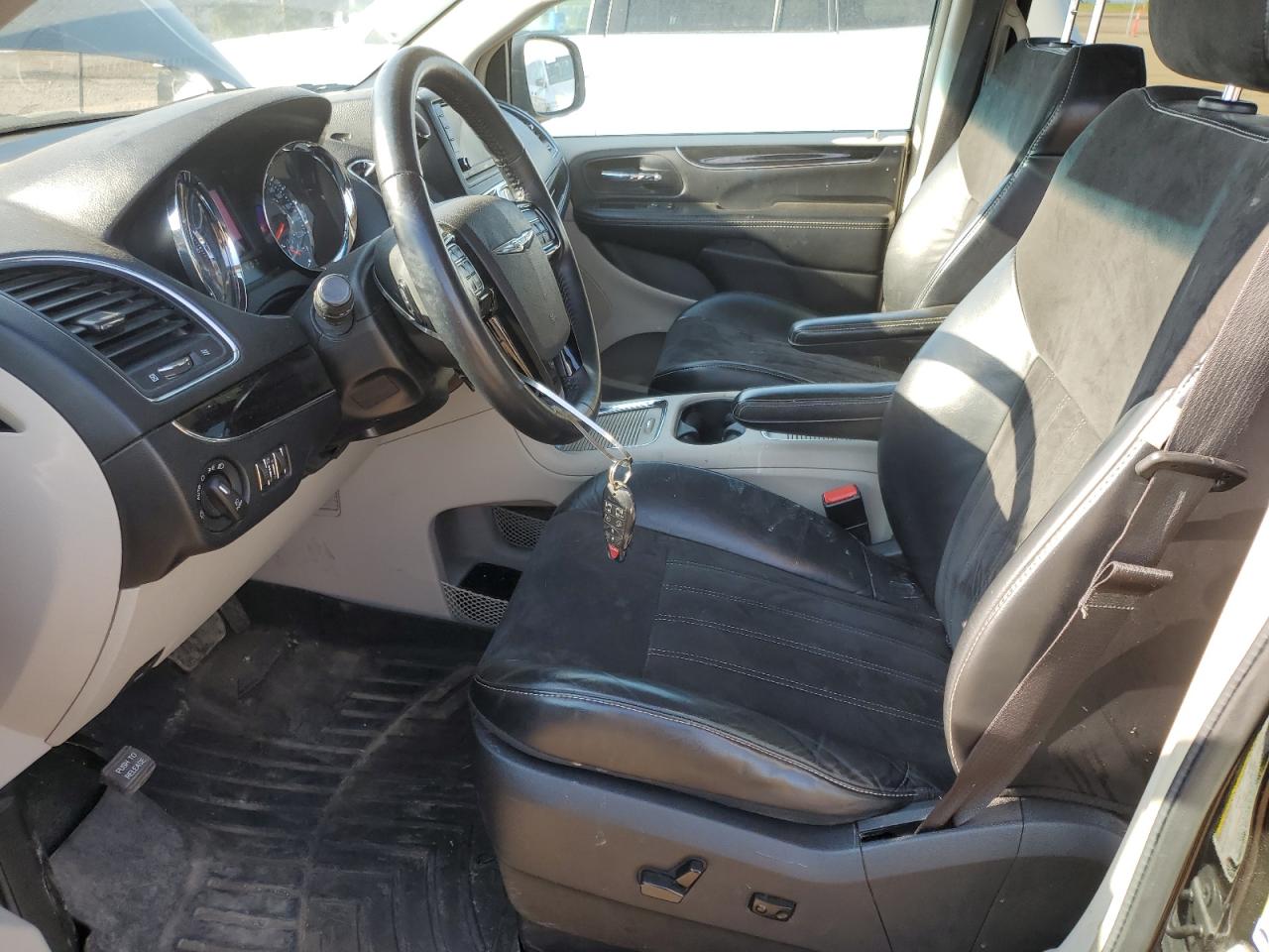 2015 Chrysler Town & Country Limited VIN: 2C4RC1JG1FR720406 Lot: 80830375