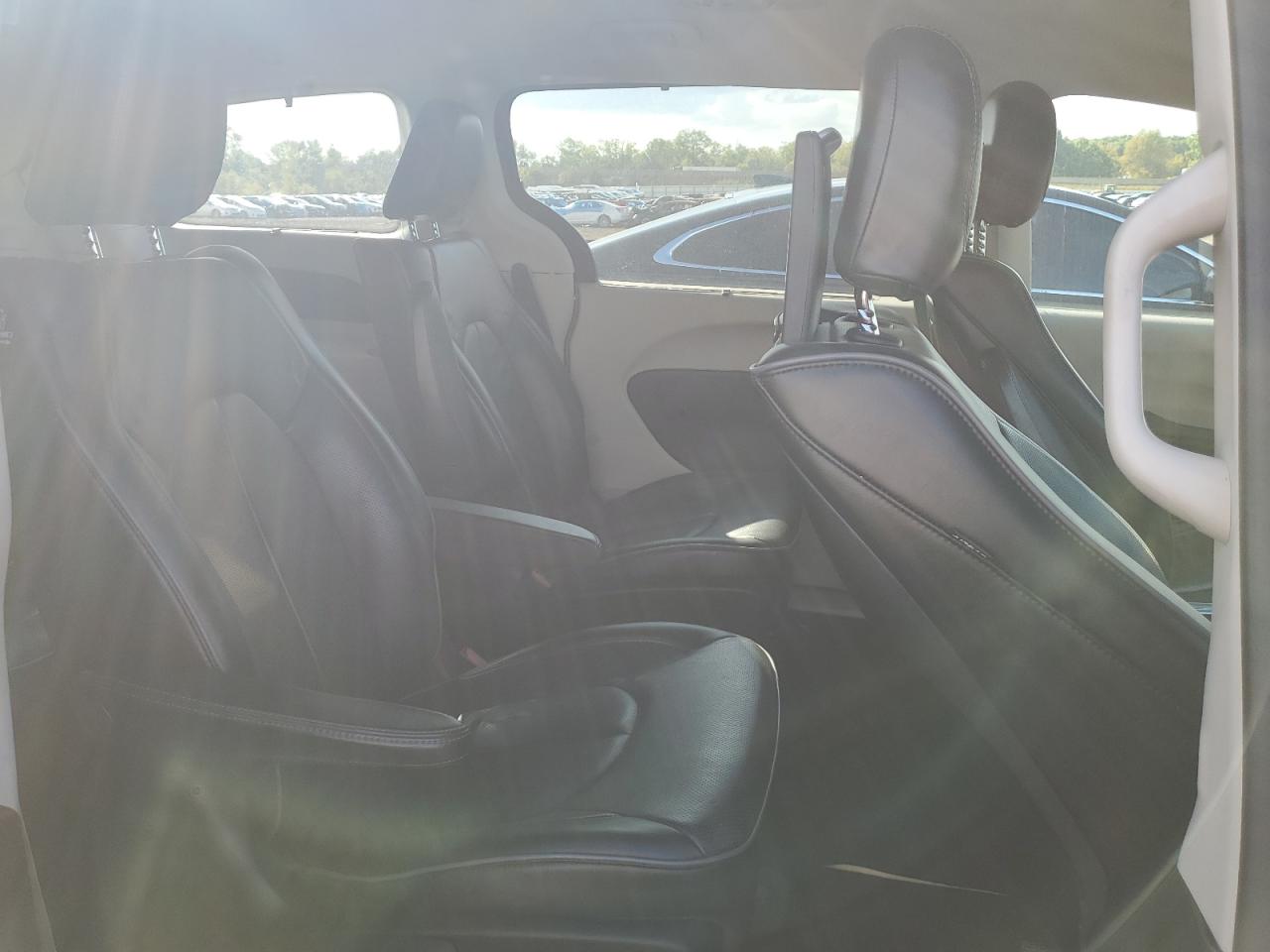 2018 Chrysler Pacifica Hybrid Limited VIN: 2C4RC1N76JR212841 Lot: 84407225