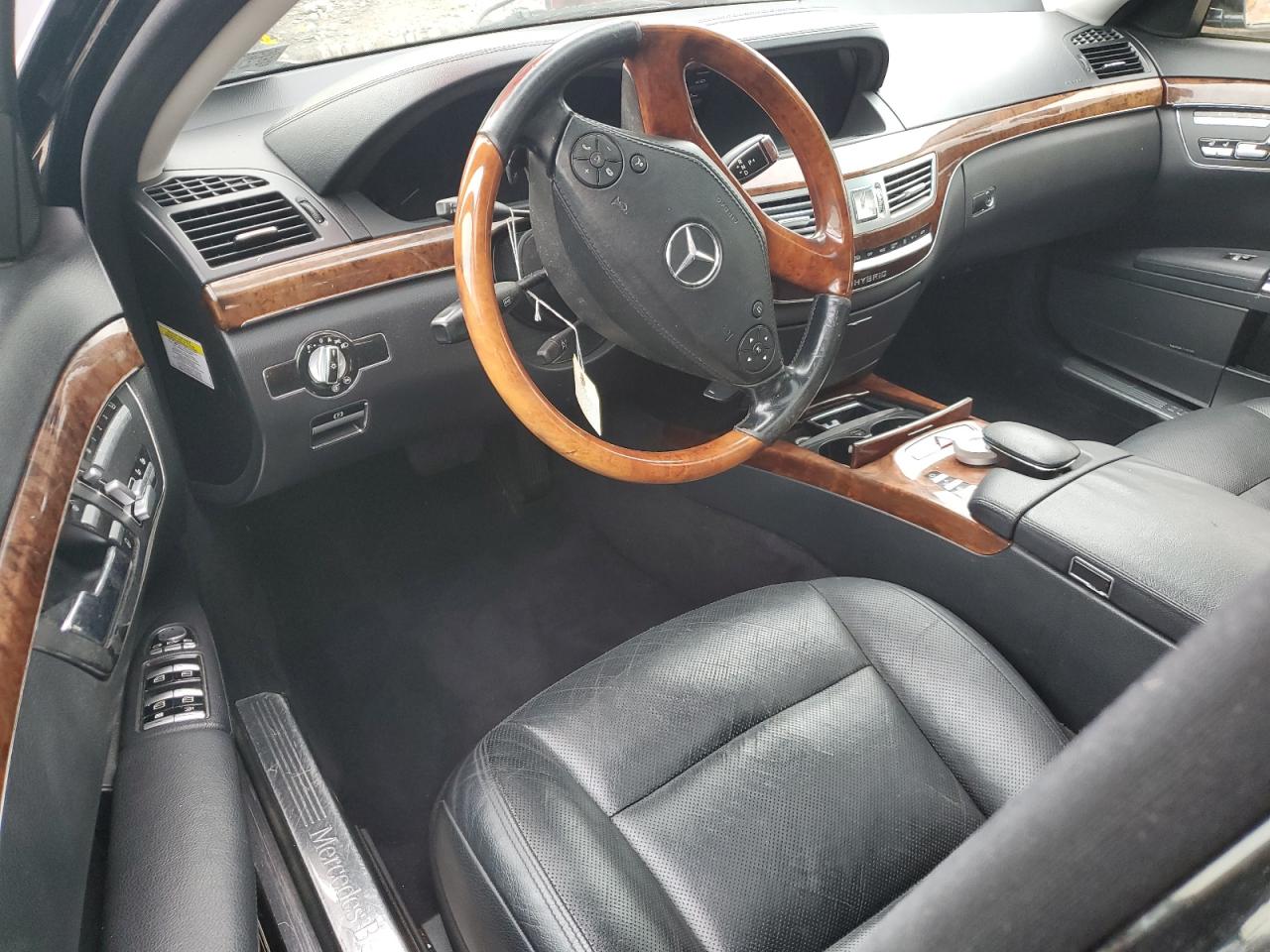 2010 Mercedes-Benz S 400 VIN: WDDNG9FB0AA300590 Lot: 82142385