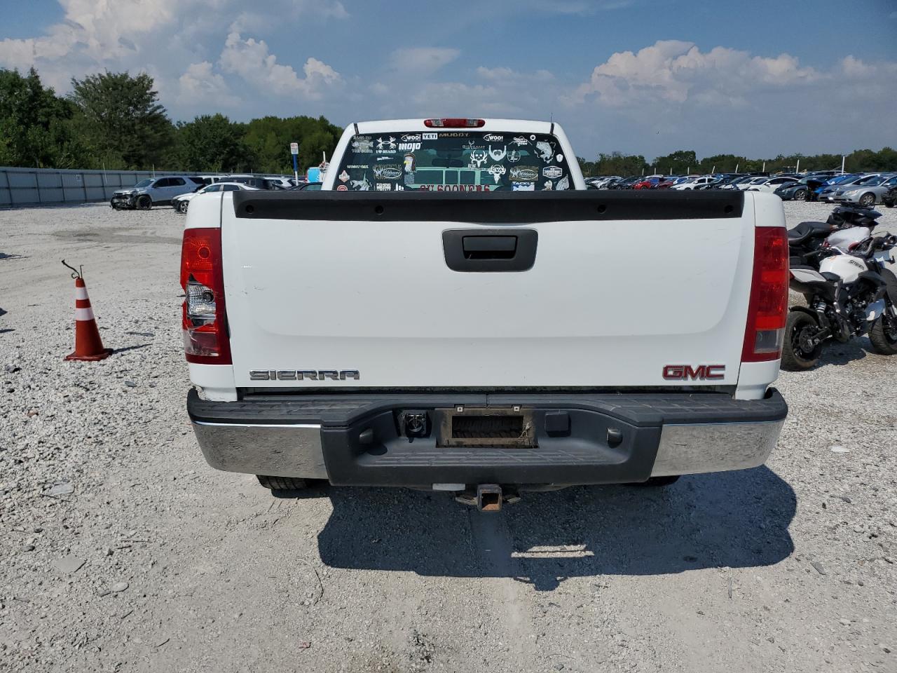 2008 GMC Sierra C1500 VIN: 1GTEC14C28Z900560 Lot: 70741095