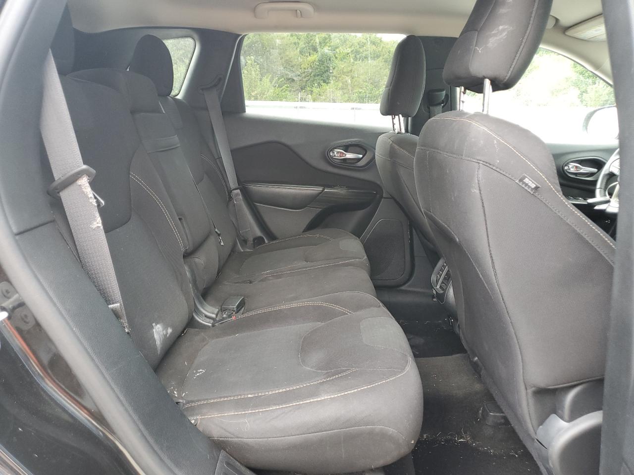 2016 Jeep Cherokee Latitude VIN: 1C4PJMCS1GW103600 Lot: 80639985