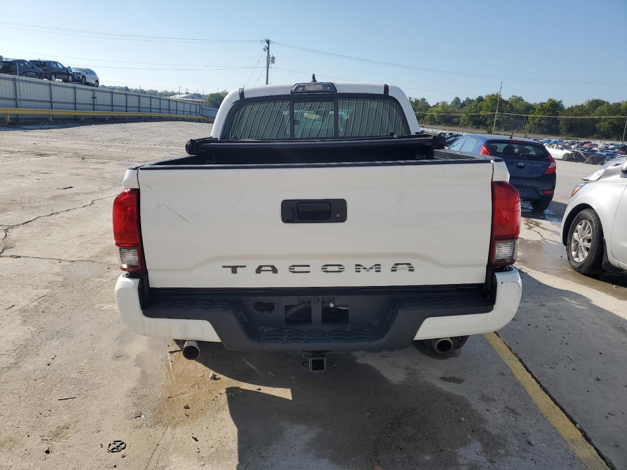 2018 Toyota Tacoma Double Cab VIN: 5TFAX5GN2JX121328 Lot: 84210455