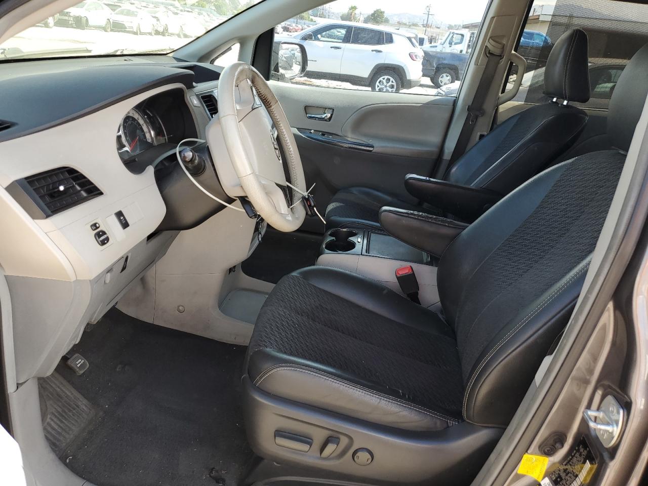 2012 Toyota Sienna Sport VIN: 5TDXK3DC1CS230744 Lot: 82085435