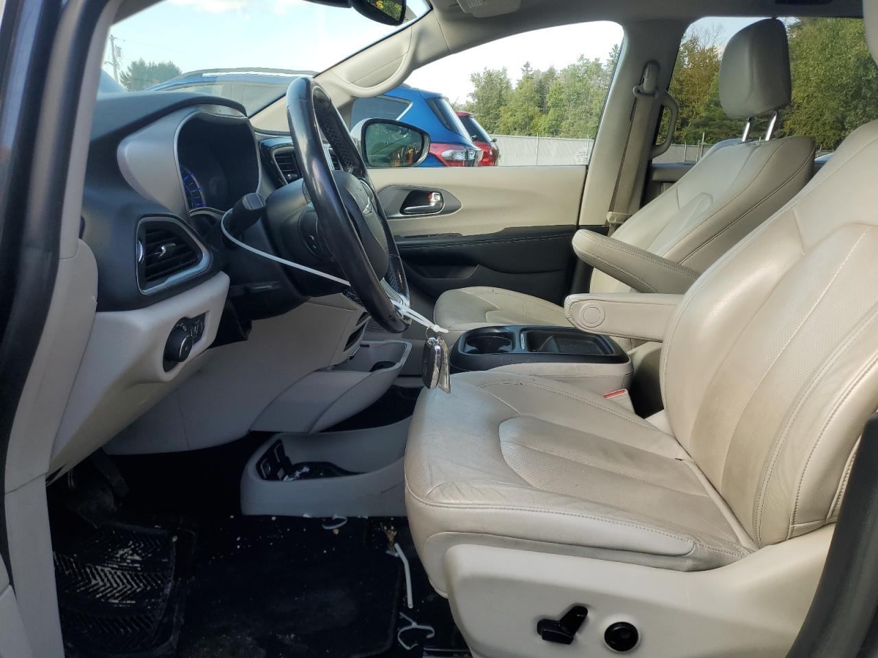 2020 Chrysler Pacifica Hybrid Touring L VIN: 2C4RC1L7XLR224545 Lot: 83856415
