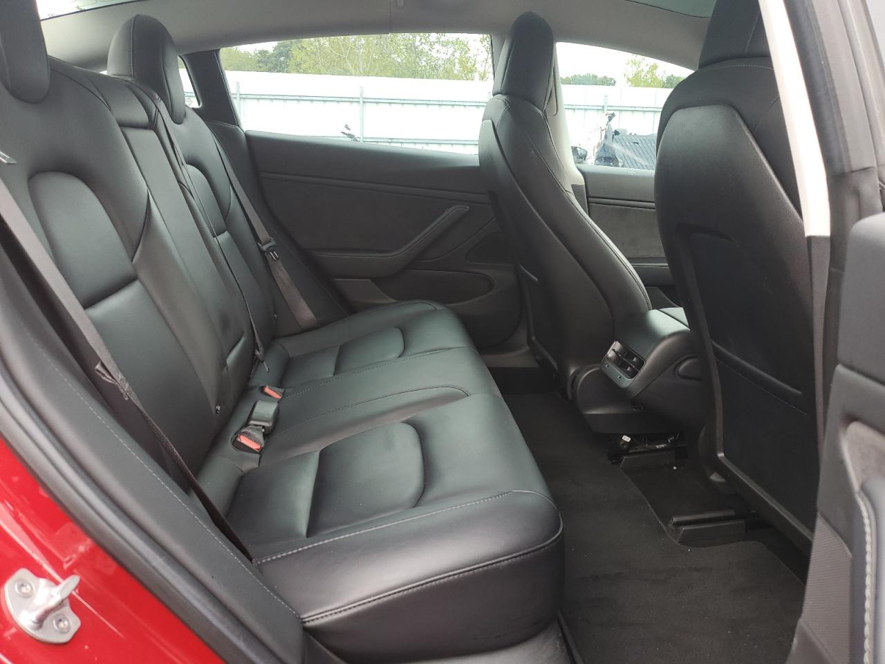 2018 Tesla Model 3 VIN: 5YJ3E1EB9JF063292 Lot: 81279325