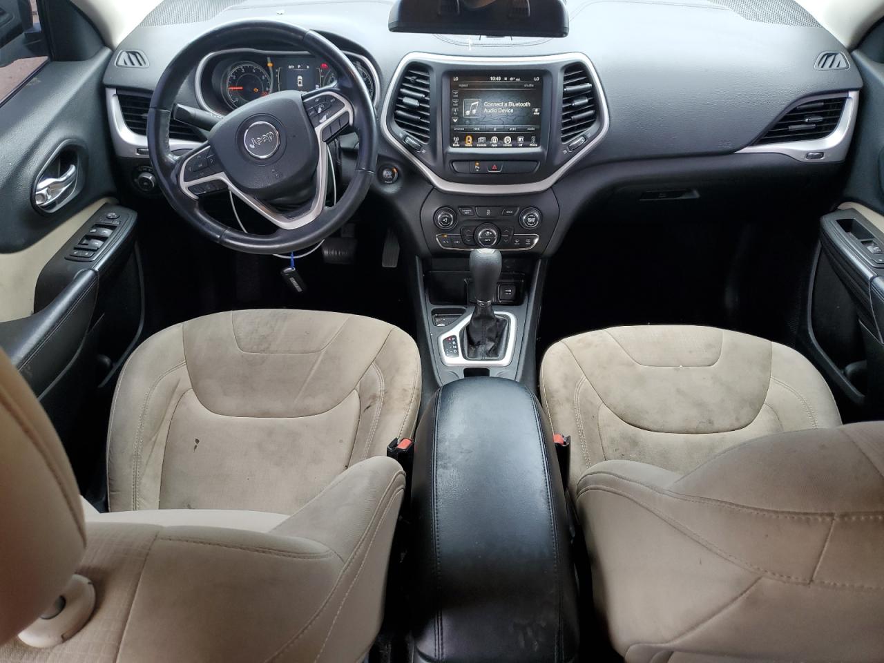 2015 Jeep Cherokee Latitude VIN: 1C4PJLCB4FW518306 Lot: 71712155