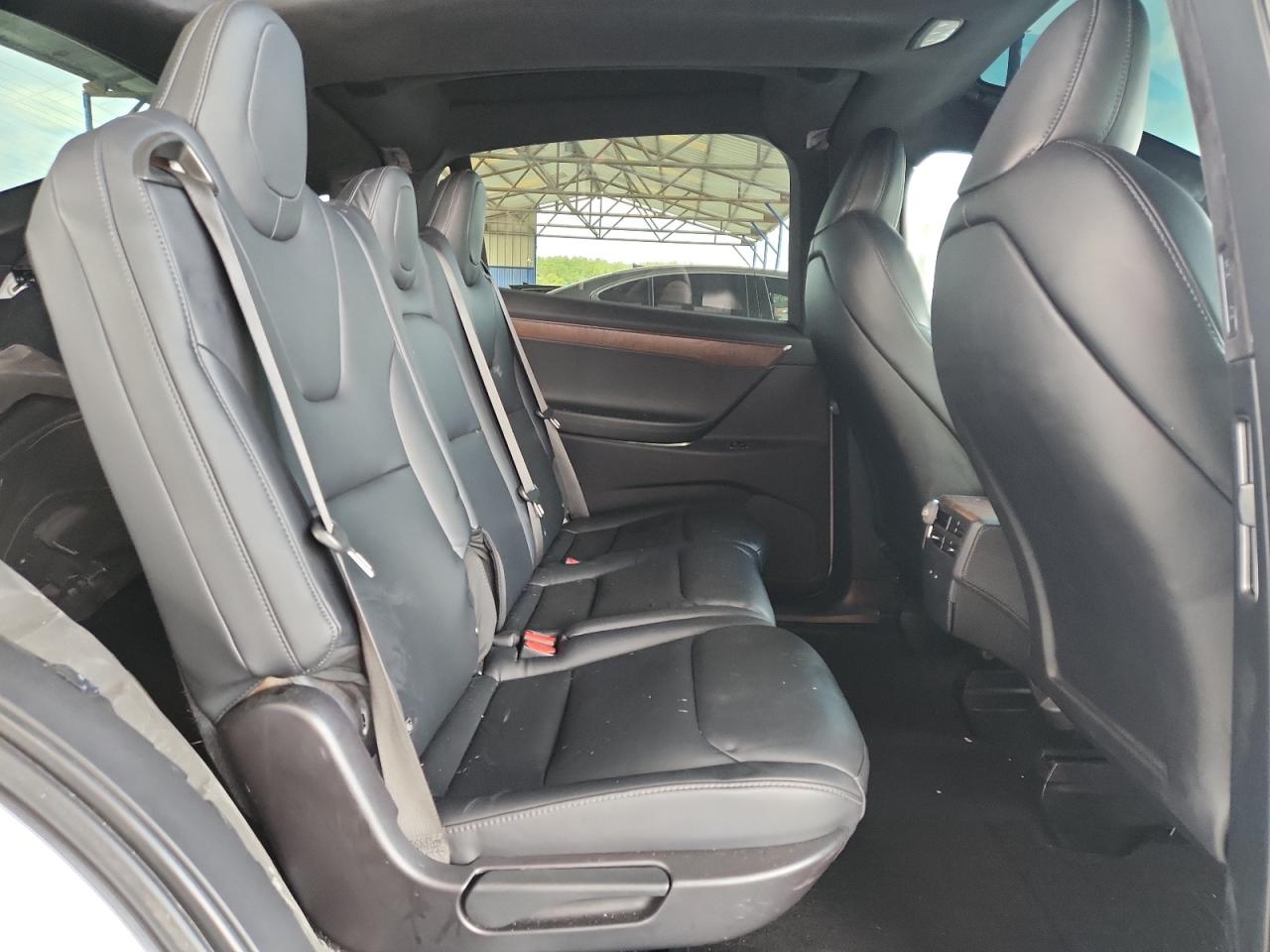 2020 Tesla Model X VIN: 5YJXCDE26LF303233 Lot: 70808465