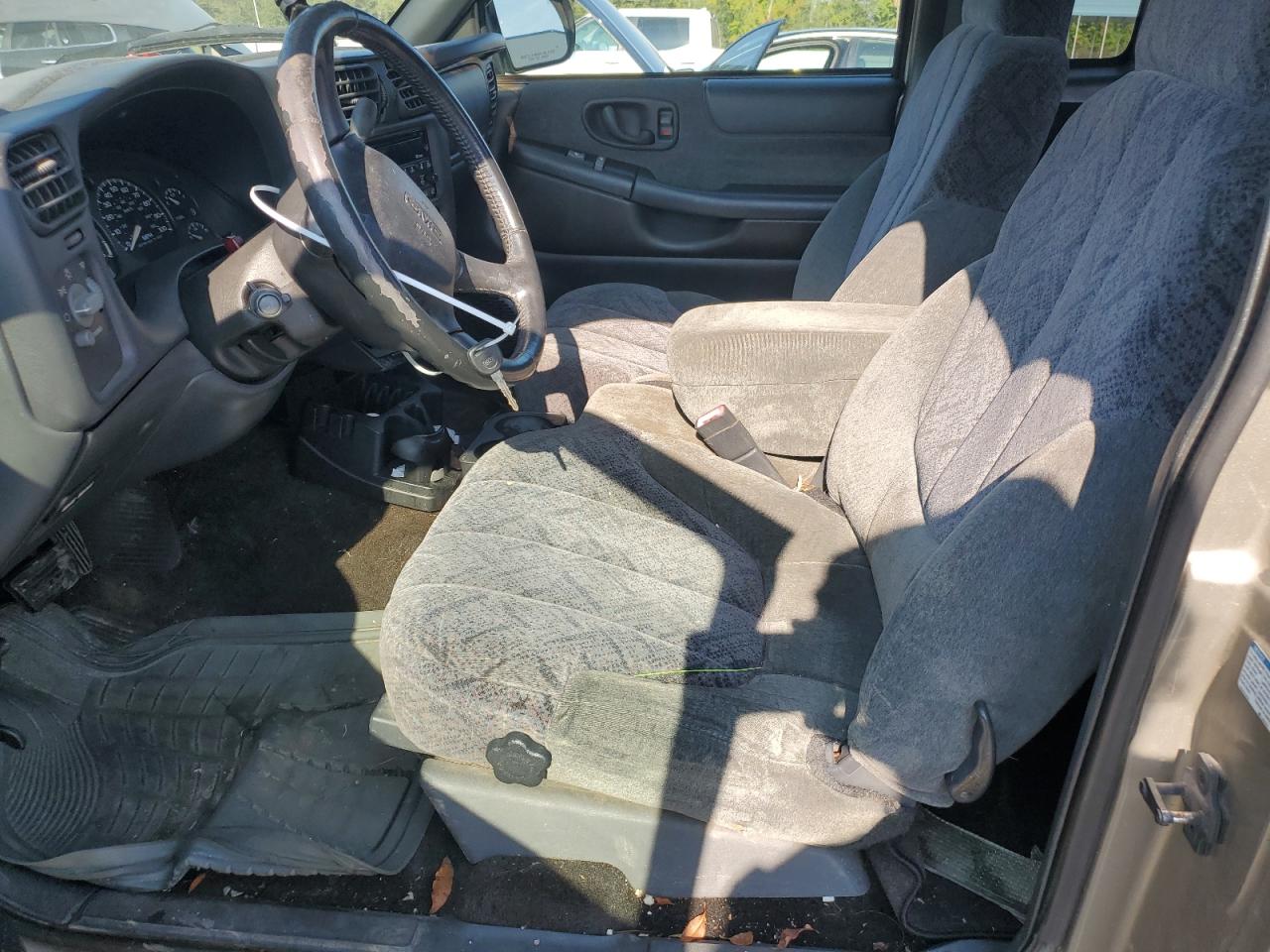 2002 GMC Sonoma VIN: 1GTDT19W728184489 Lot: 81038475