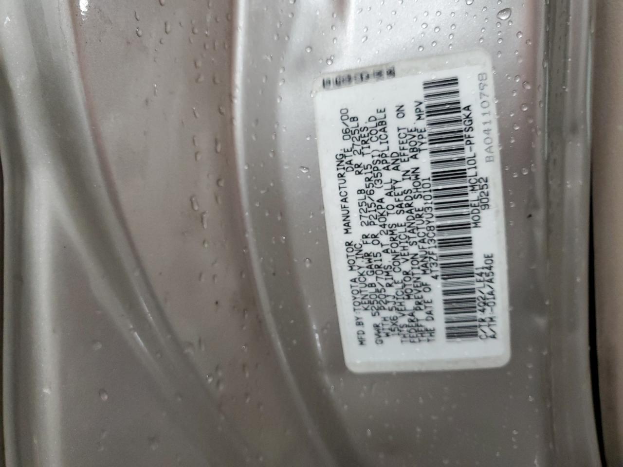 2000 Toyota Sienna Le VIN: 4T3ZF13C8YU310101 Lot: 82131445