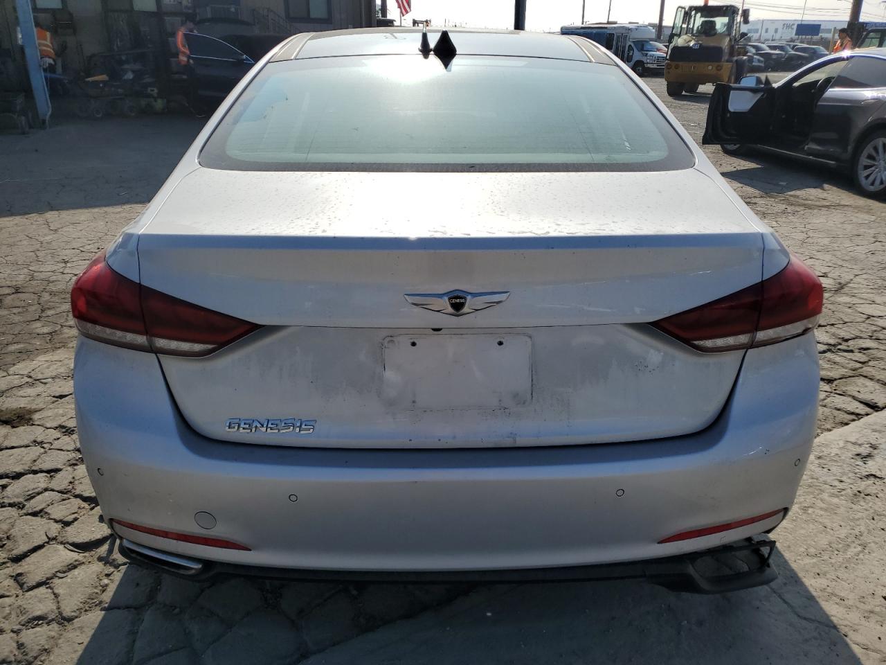 2015 Hyundai Genesis 3.8L VIN: KMHGN4JE6FU096506 Lot: 81694035