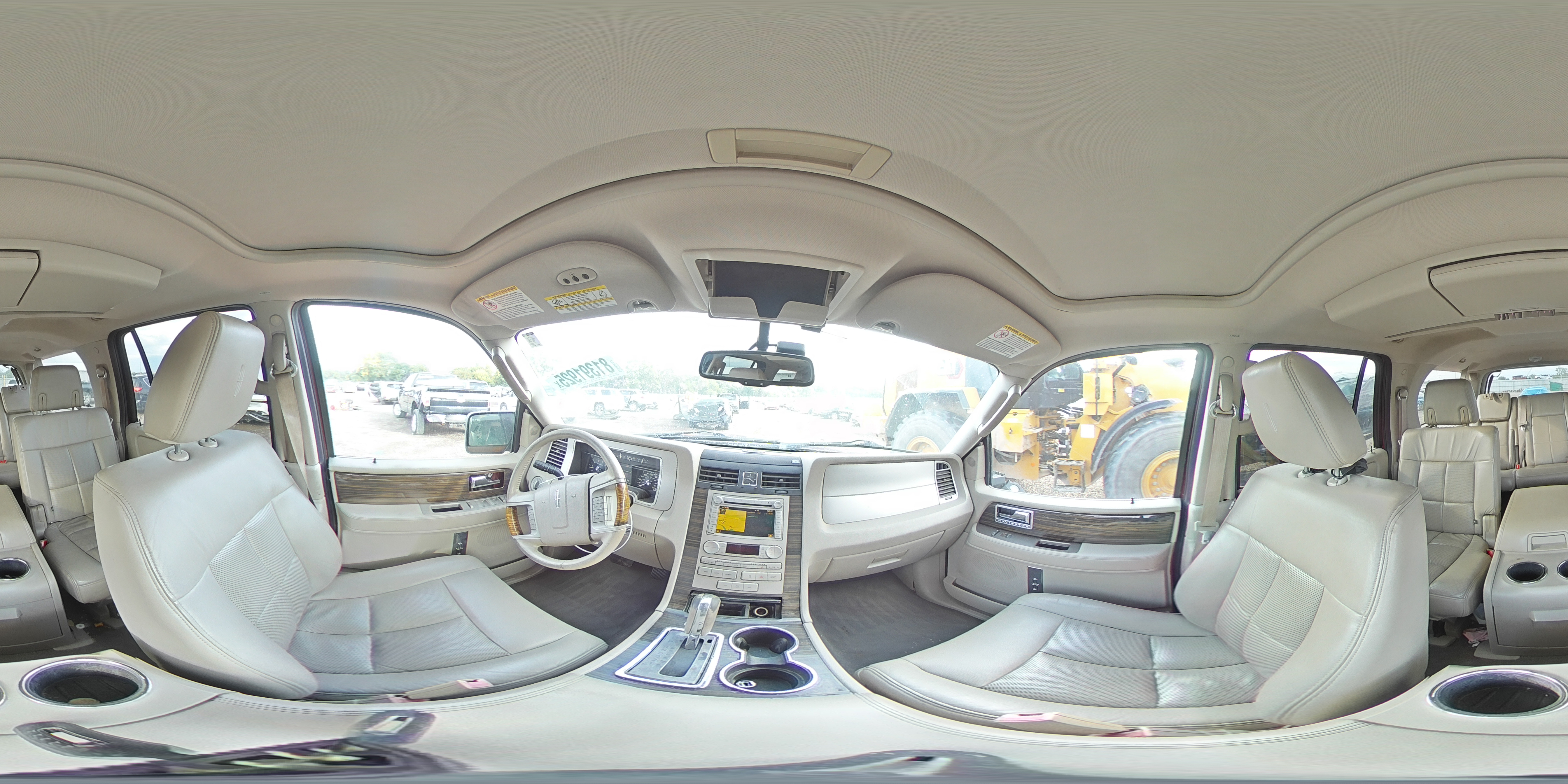 2010 Lincoln Navigator L VIN: 5LMJJ3J58AEJ04620 Lot: 81391925