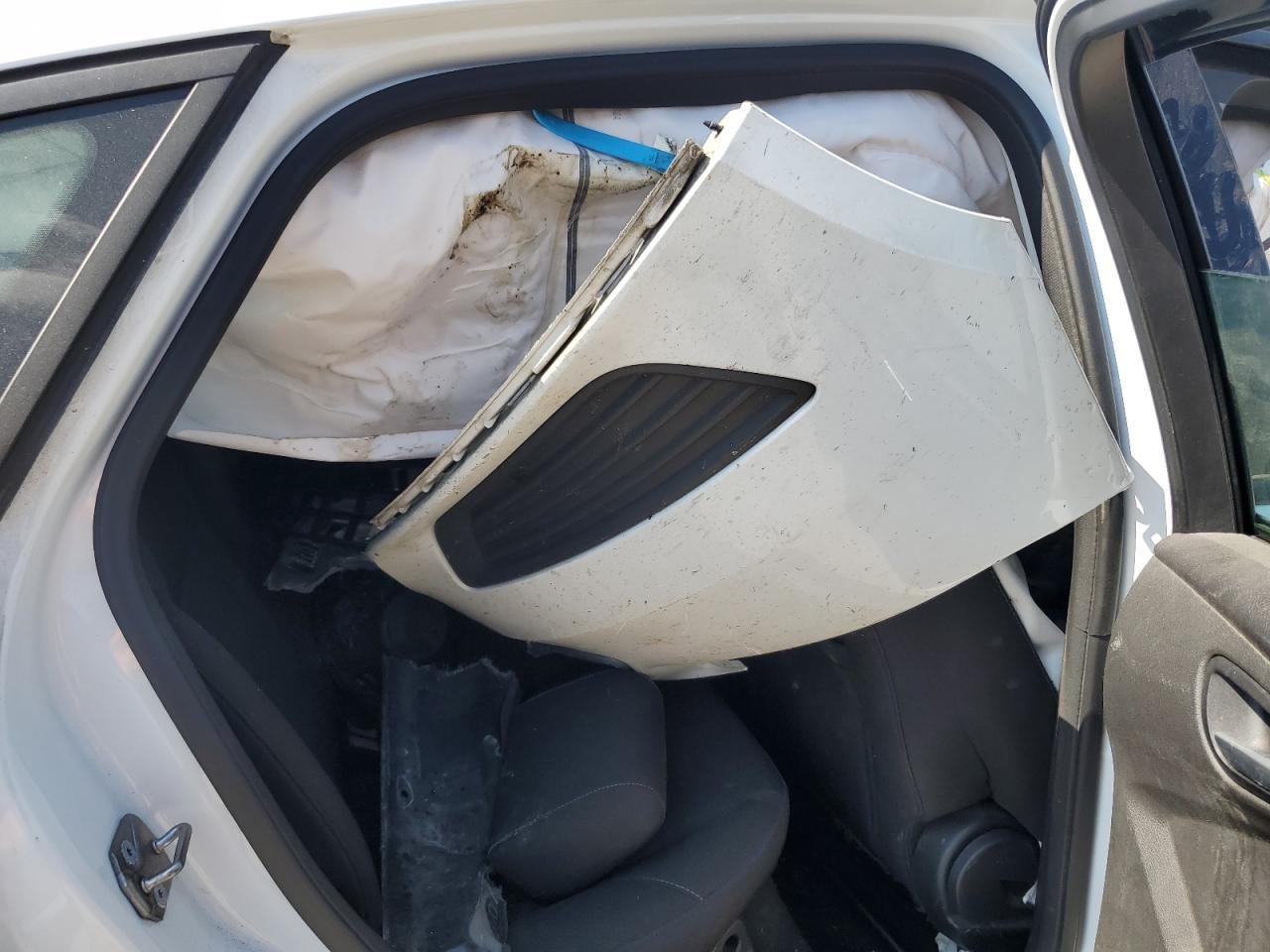 2016 Ford Focus Se VIN: 1FADP3K28GL364761 Lot: 81346315