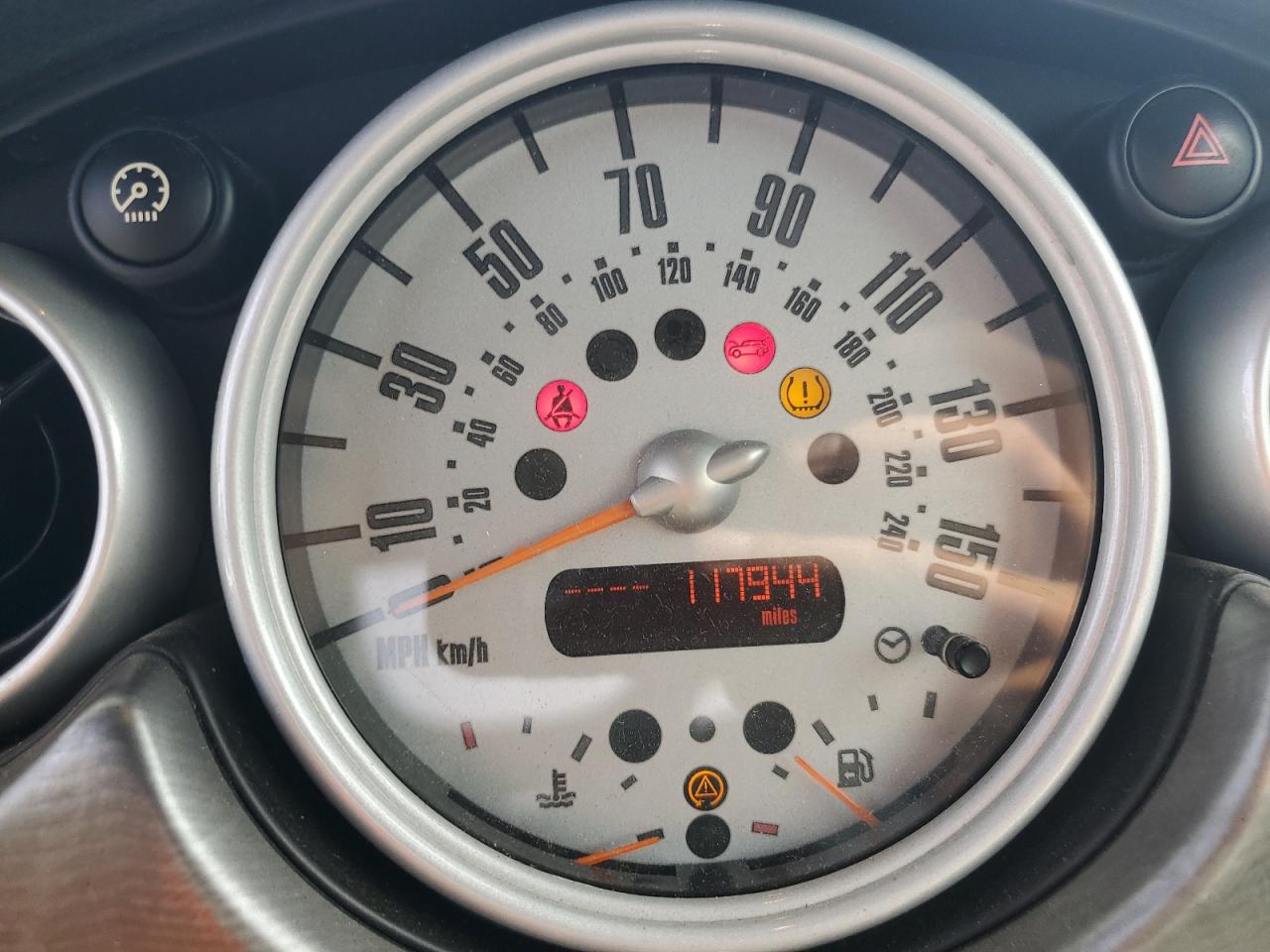 2006 Mini Cooper S VIN: WMWRH33576TF87572 Lot: 66110835