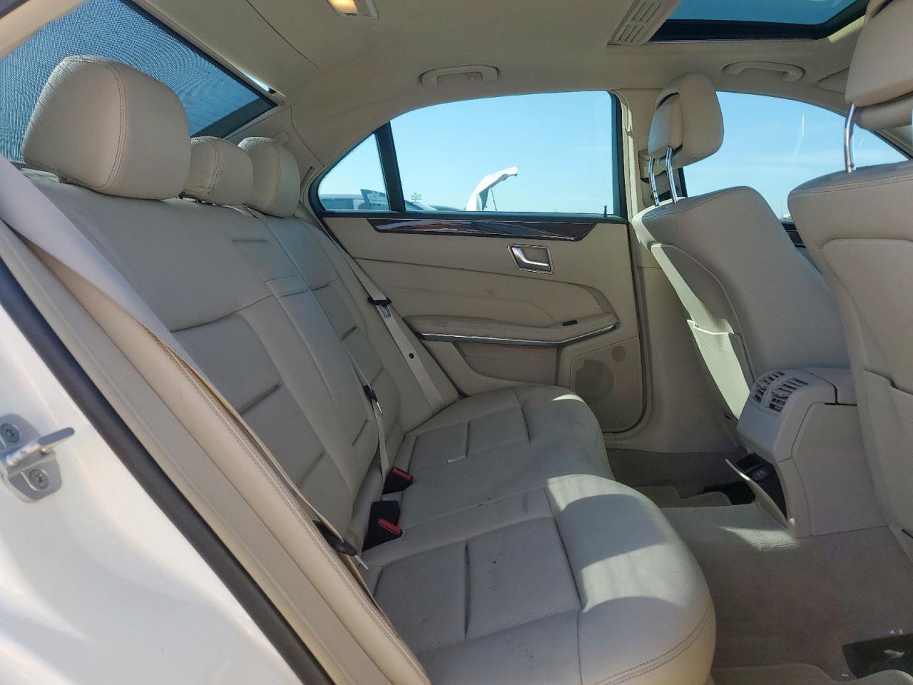 2014 Mercedes-Benz E 350 VIN: WDDHF5KB5EA965389 Lot: 81893005