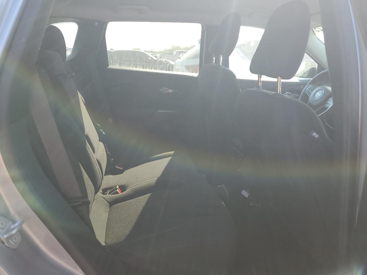 2020 Jeep Cherokee Latitude VIN: 1C4PJMCB1LD570750 Lot: 71855725