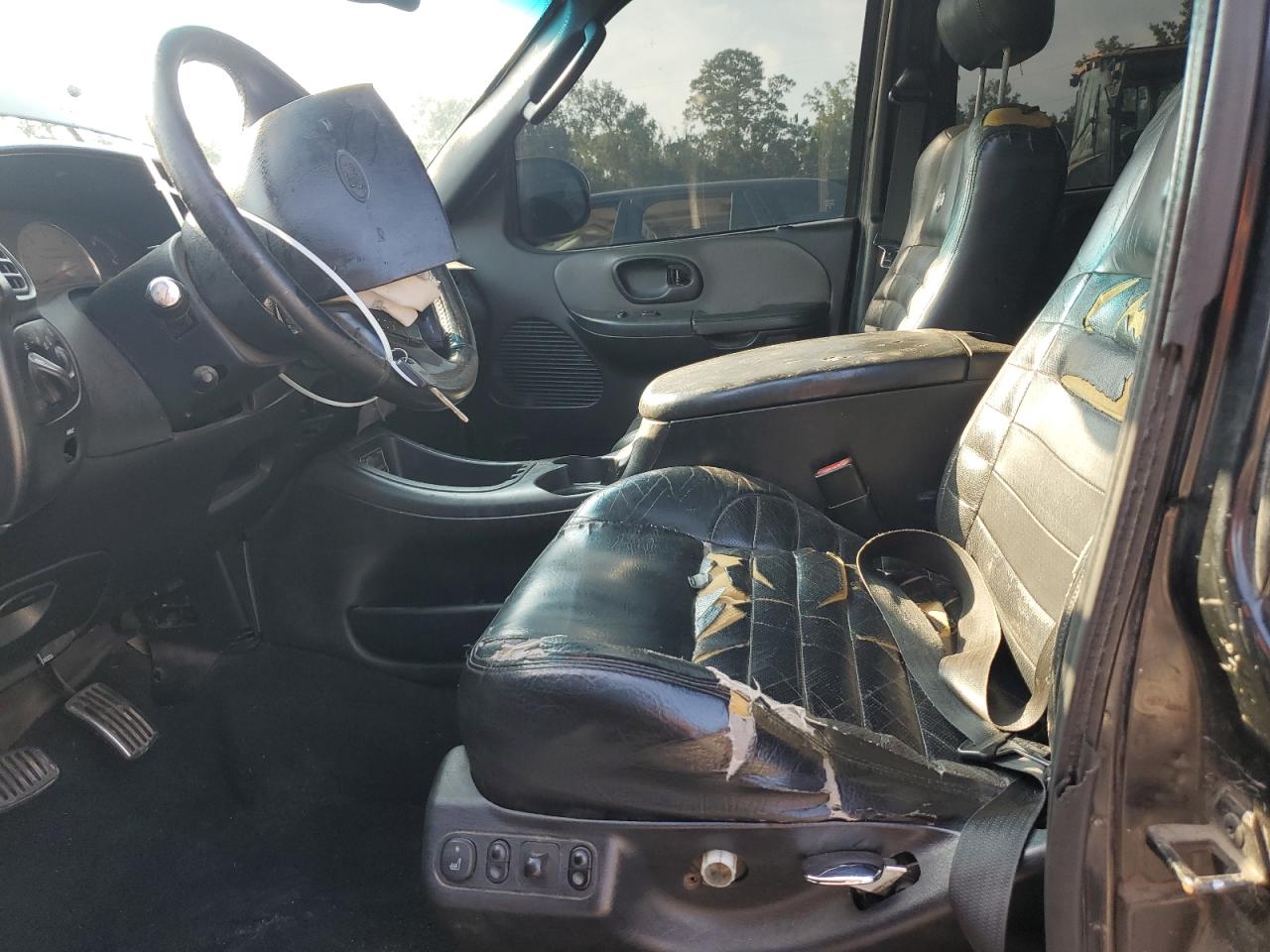 2002 Ford F150 Supercrew Harley Davidson VIN: 1FTRW07392KD17143 Lot: 81035945