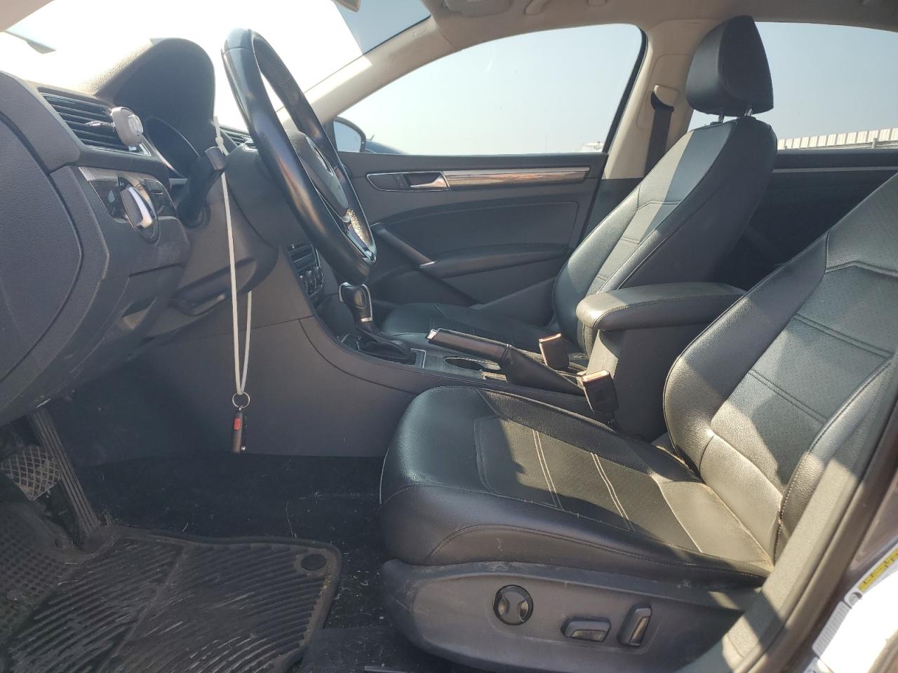 2017 Volkswagen Passat Se VIN: 1VWBT7A37HC029892 Lot: 80487575