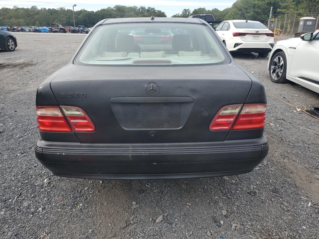 2000 Mercedes-Benz E 320 VIN: WDBJF65JXYB111970 Lot: 81928275