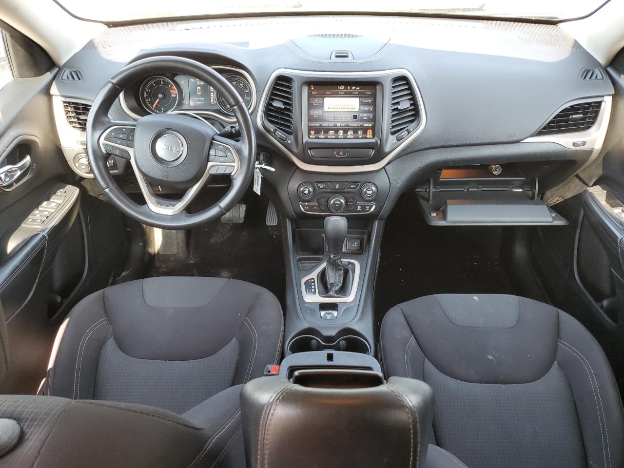 2017 Jeep Cherokee Latitude VIN: 1C4PJLCB4HW560526 Lot: 71270175