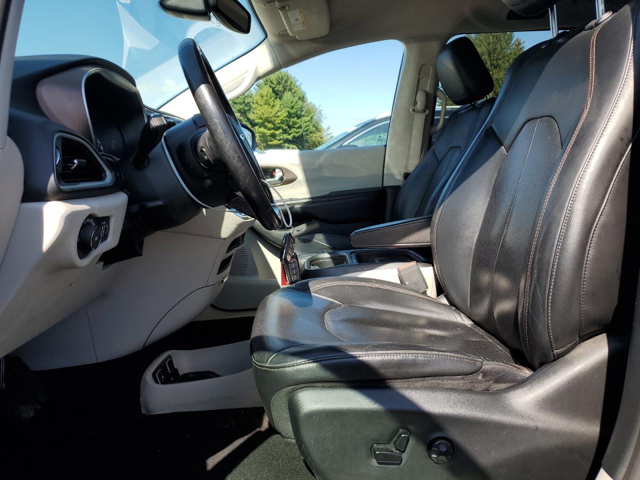 2019 Chrysler Pacifica Touring L VIN: 2C4RC1BG9KR548876 Lot: 80675515