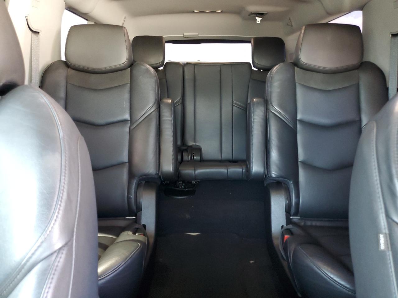 2018 Cadillac Escalade Esv Luxury VIN: 1GYS3HKJ5JR370260 Lot: 81817915