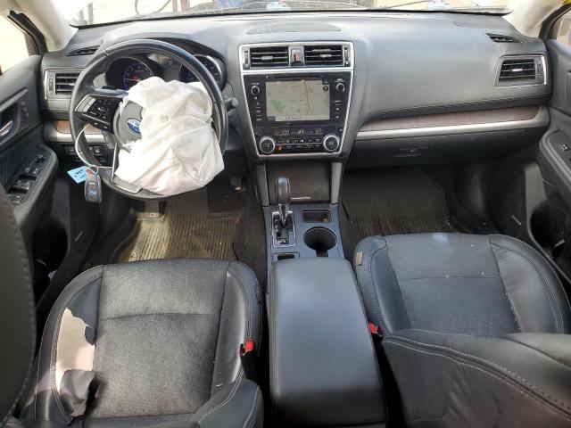  SUBARU OUTBACK 2019 Srebrny