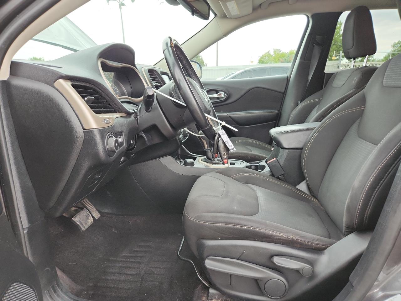 2016 Jeep Cherokee Latitude VIN: 1C4PJMCB6GW293250 Lot: 81465405